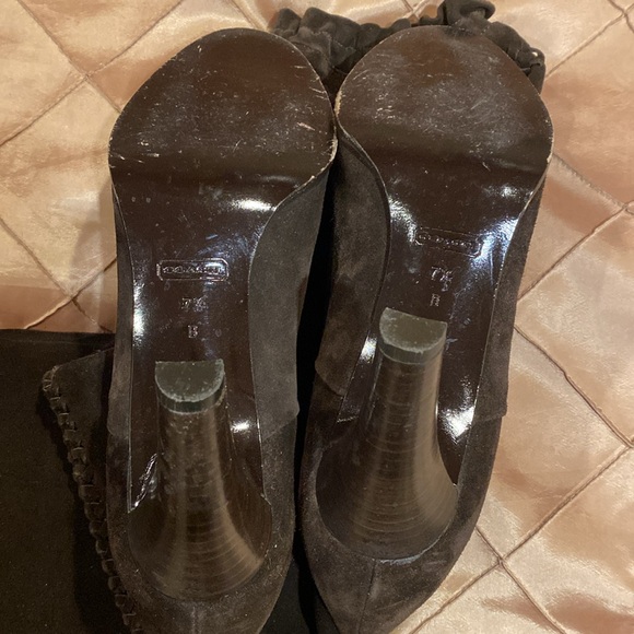 Coach fabulous brown suede heels boots, elegant style, size 7.5 - Picture 7 of 16